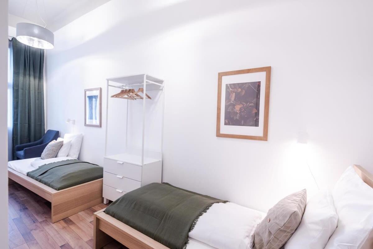 Appartement Lovely In The Heart Of *